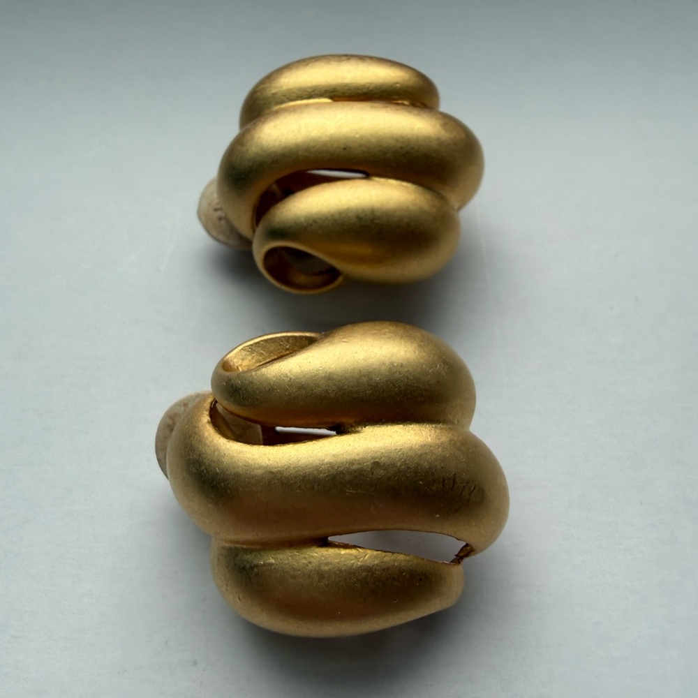 Vintage Ervin Pearl Matte Gold Twisted Sculptural Clip-On Earrings